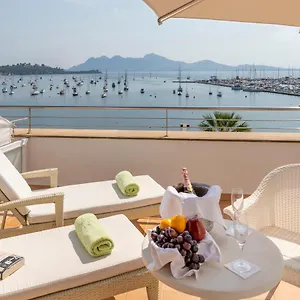 Miramar Hotel